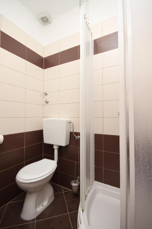Family Friendly Apartments With A Swimming Pool Povljana, Pag - 244 Exterior photo