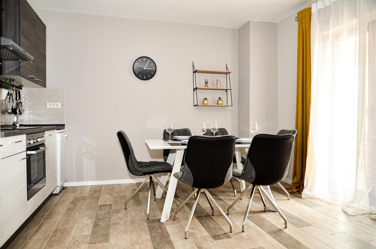 Family Friendly Apartments With A Swimming Pool Povljana, Pag - 244 Exterior photo
