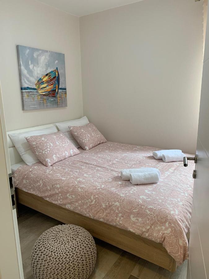Family Friendly Apartments With A Swimming Pool Povljana, Pag - 244 Exterior photo