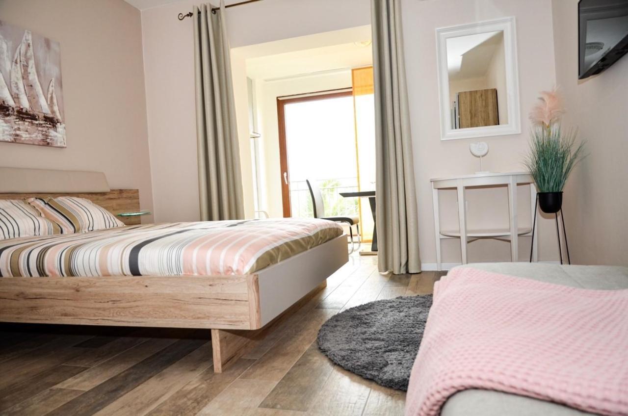 Family Friendly Apartments With A Swimming Pool Povljana, Pag - 244 Exterior photo