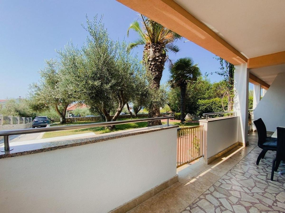 Family Friendly Apartments With A Swimming Pool Povljana, Pag - 244 Exterior photo
