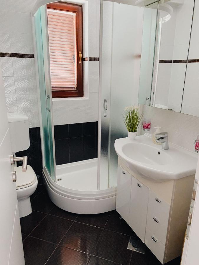 Family Friendly Apartments With A Swimming Pool Povljana, Pag - 244 Exterior photo