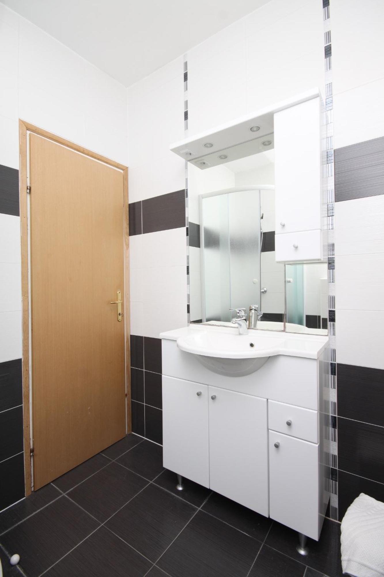 Family Friendly Apartments With A Swimming Pool Povljana, Pag - 244 Room photo