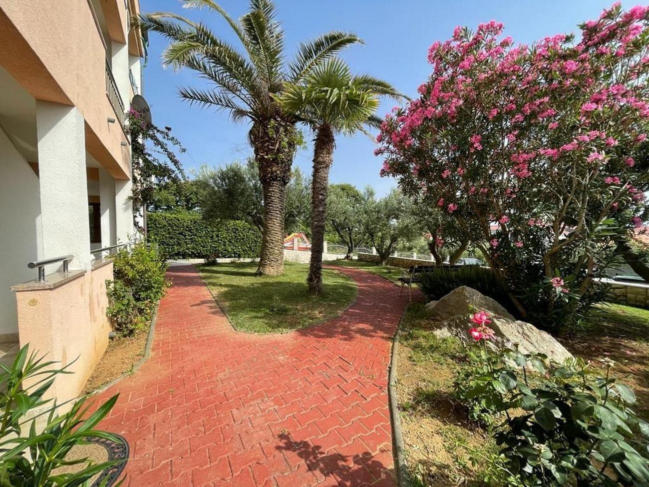 Family Friendly Apartments With A Swimming Pool Povljana, Pag - 244 Exterior photo
